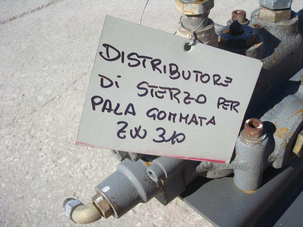 Distributeur de direction pour PALA GOMMATA ZW310 Photo 2