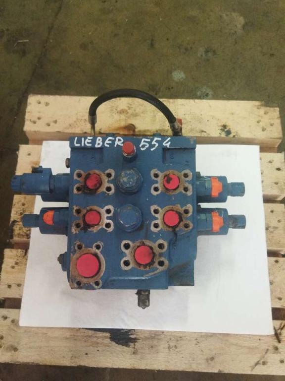 Distributeur hydraulique pour Liebherr L 554 Photo 1