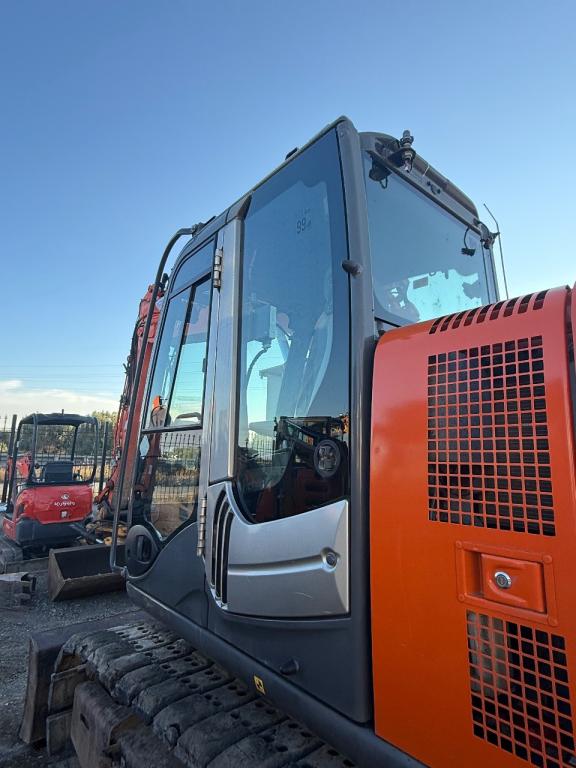 Hitachi ZX135US-3 Photo 8