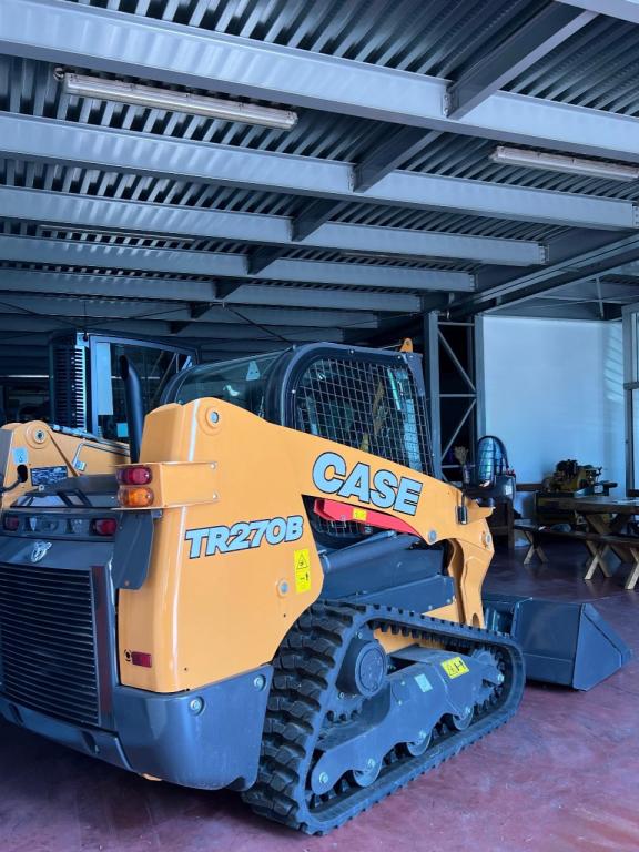 Case TR207B Photo 2