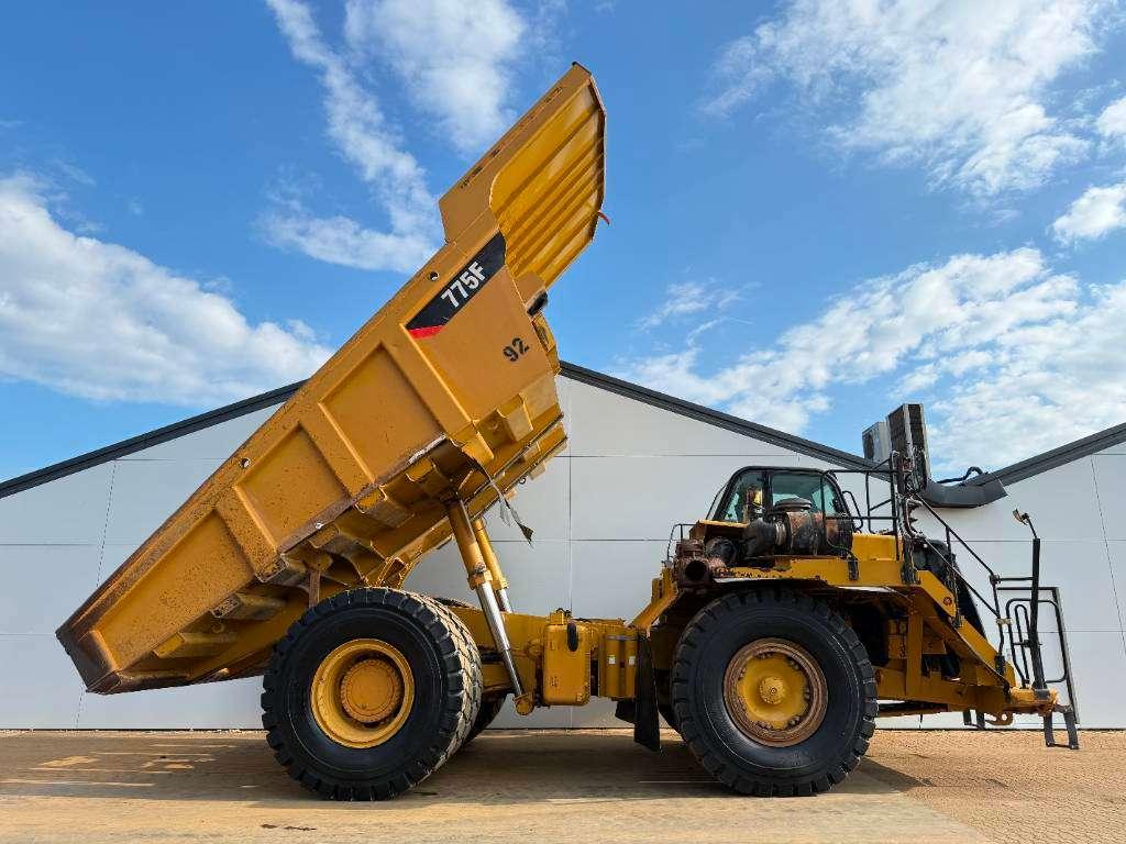Caterpillar 775F - German Machine / Auto Greasing Photo 19