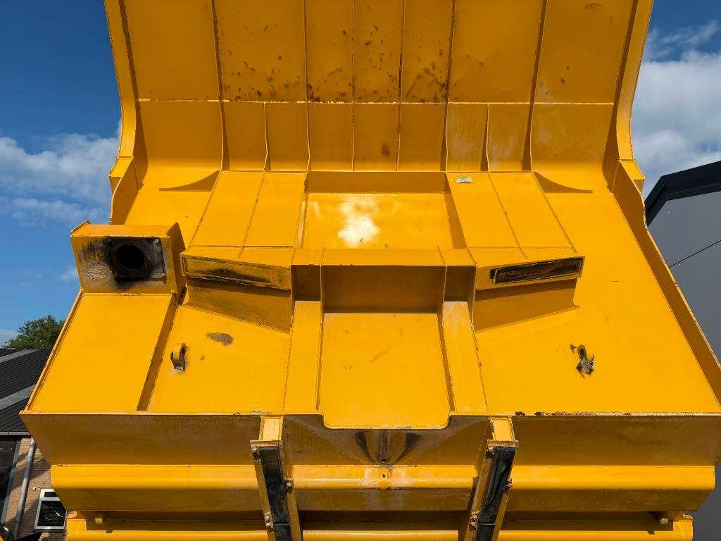 Caterpillar 775F - German Machine / Auto Greasing Photo 26
