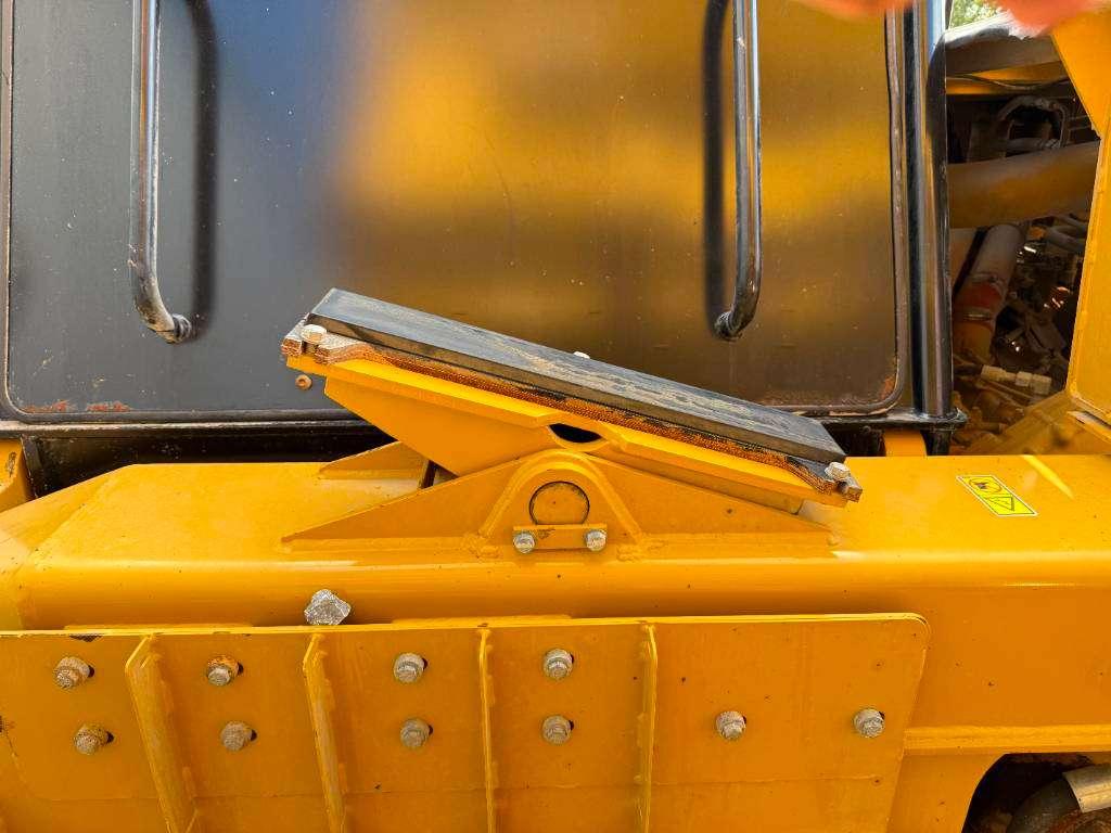 Caterpillar 775F - German Machine / Auto Greasing Photo 28