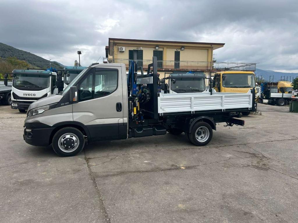 Iveco DAILY 35-130 Photo 2