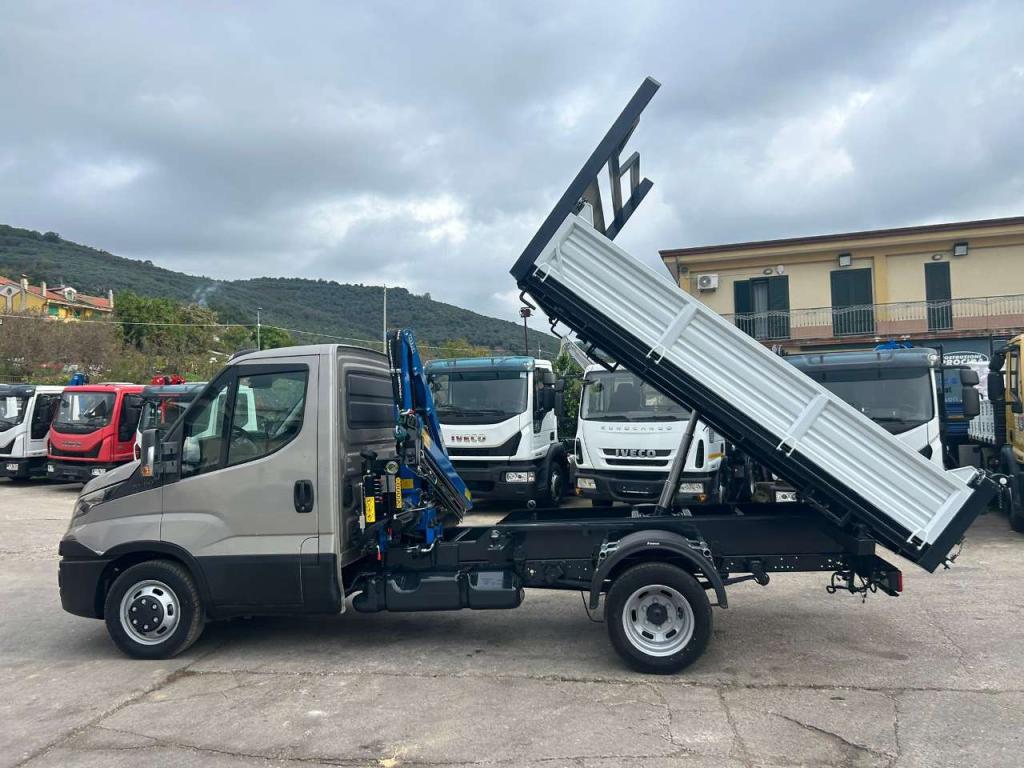 Iveco DAILY 35-130 Photo 24