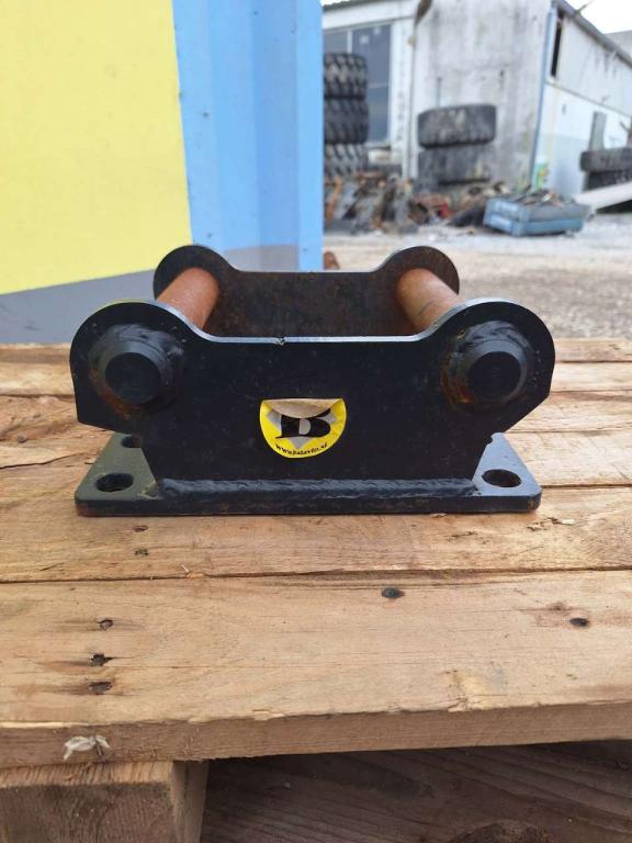 S30 for 2 ton excavators Attachment plate Photo 5