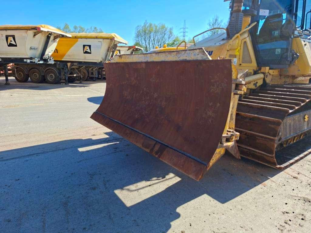 Komatsu D 61 PXi-24 Photo 16