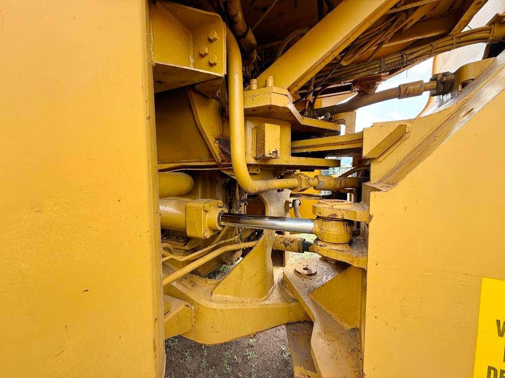 Caterpillar 988B - Dutch Machine / Top Condition! Photo 24