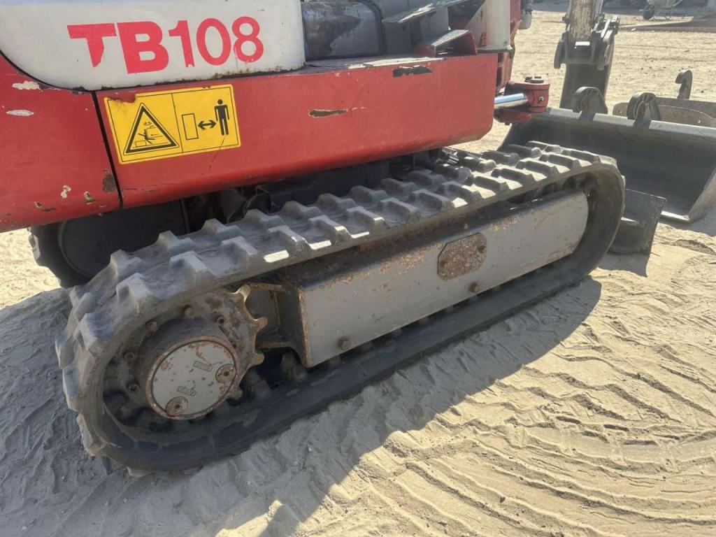 Takeuchi TB 108 3 buckets Photo 12