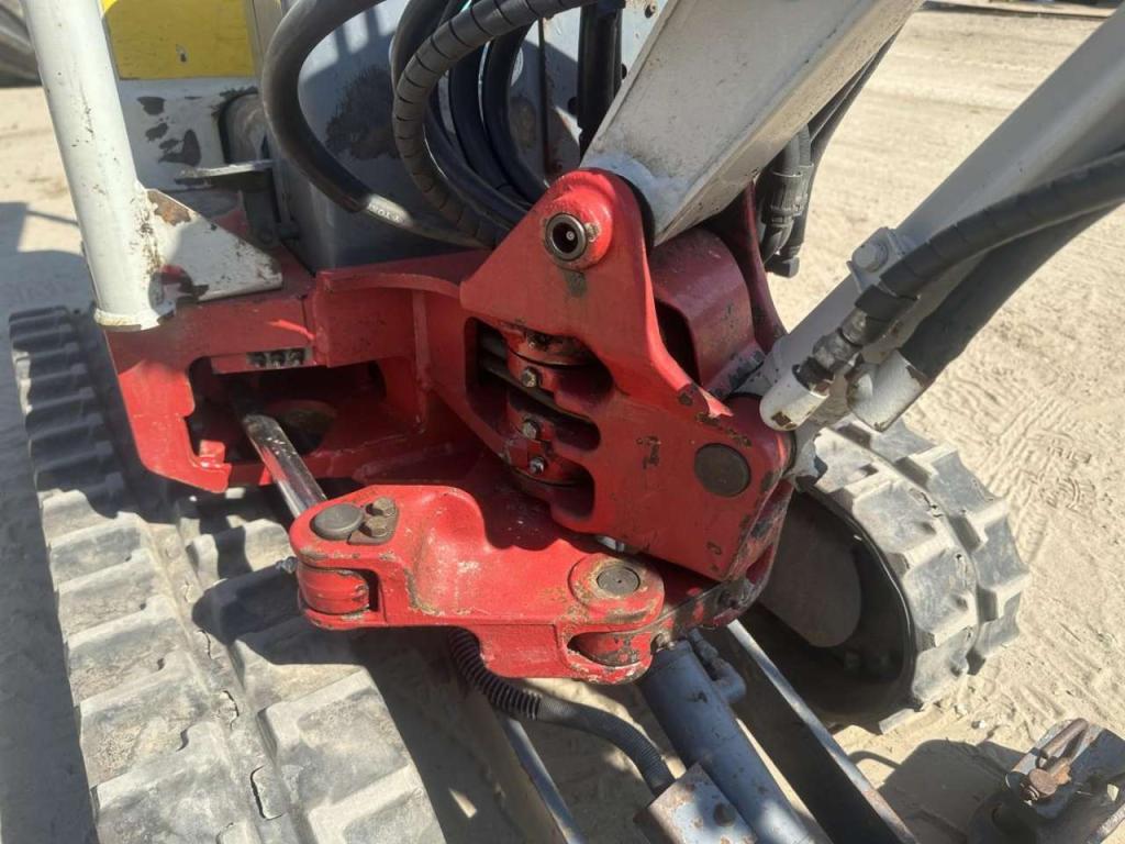 Takeuchi TB 108 3 buckets Photo 18
