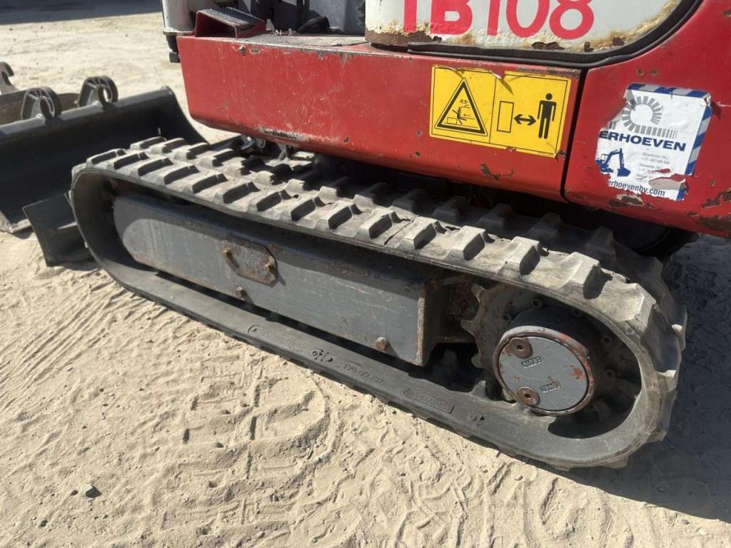 Takeuchi TB 108 3 buckets Photo 9