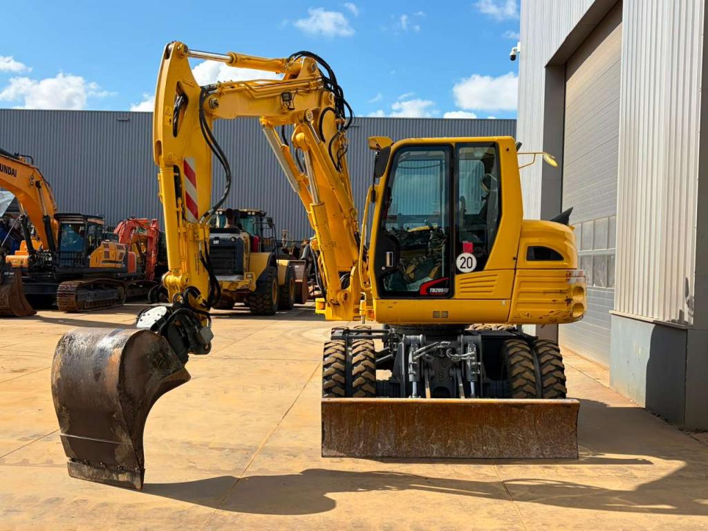 Takeuchi TB295W-1 Photo 12