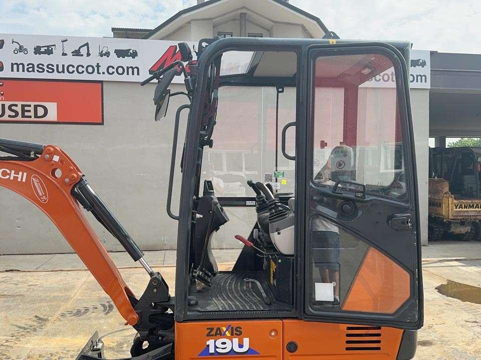 Hitachi ZX19-6 CR Photo 11