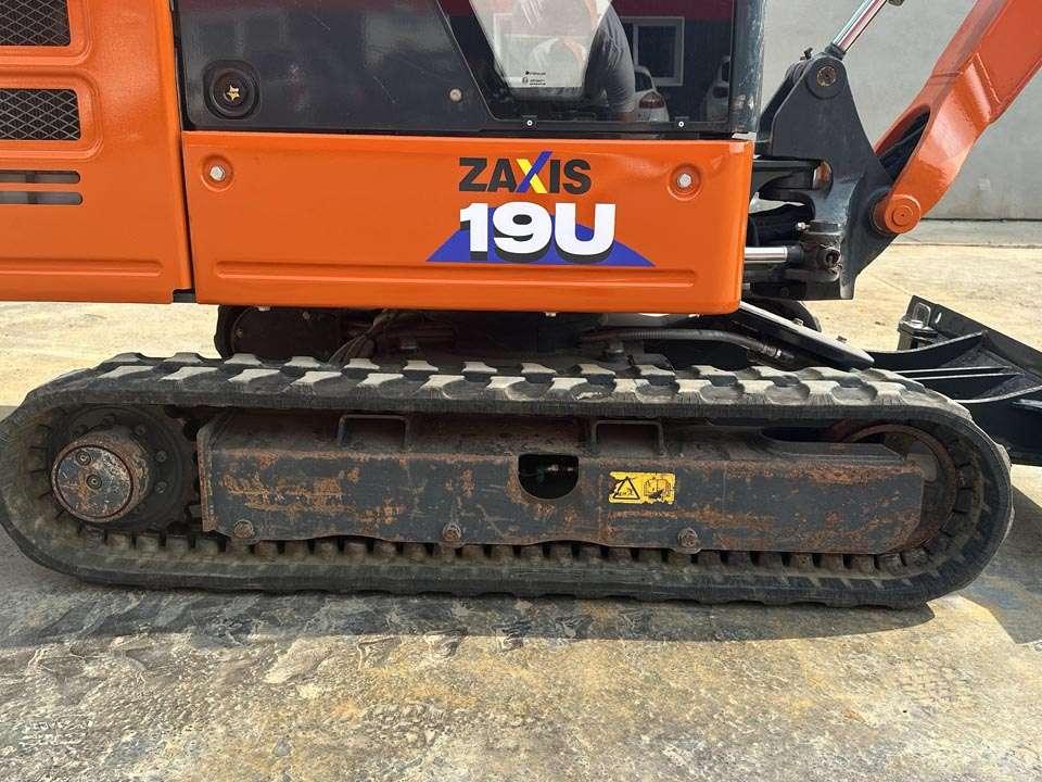 Hitachi ZX19-6 CR Photo 4
