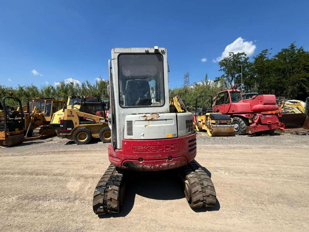 Takeuchi TB 138 FR Photo 9