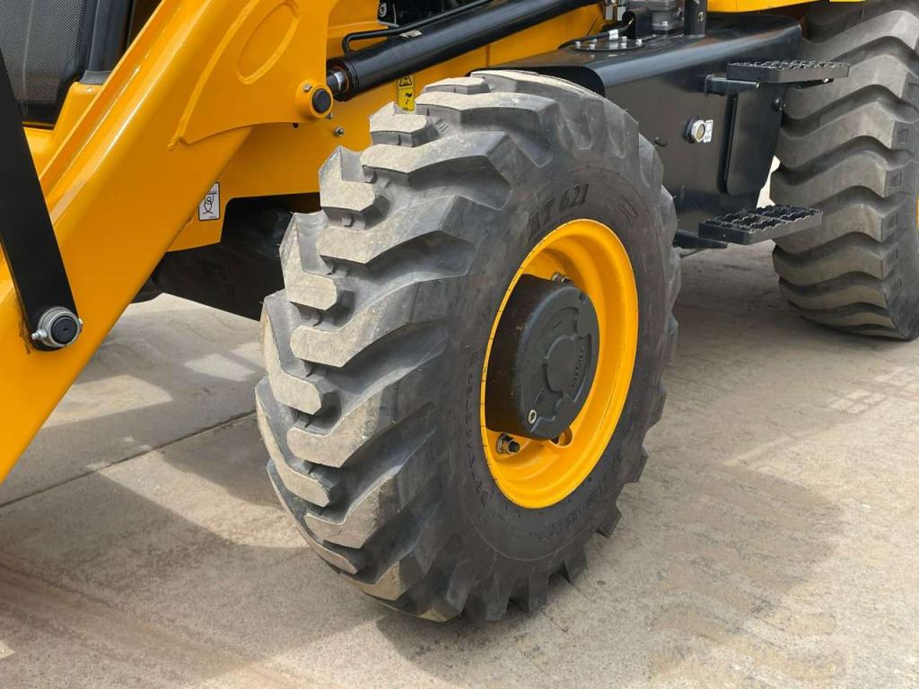 JCB 3DX 4x4 A/C Hammerlines Photo 14