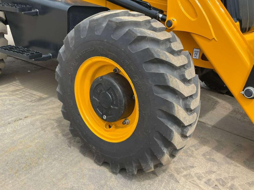 JCB 3DX 4x4 A/C Hammerlines Photo 16