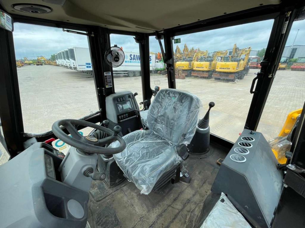 JCB 3DX 4x4 A/C Hammerlines Photo 19