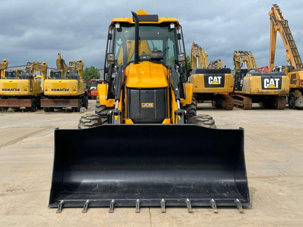 JCB 3DX 4x4 A/C Hammerlines Photo 8