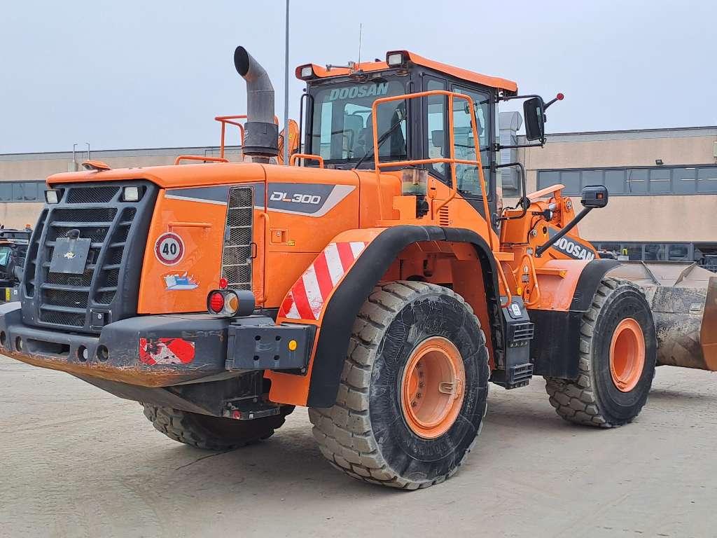 Doosan DL300-5 Photo 5