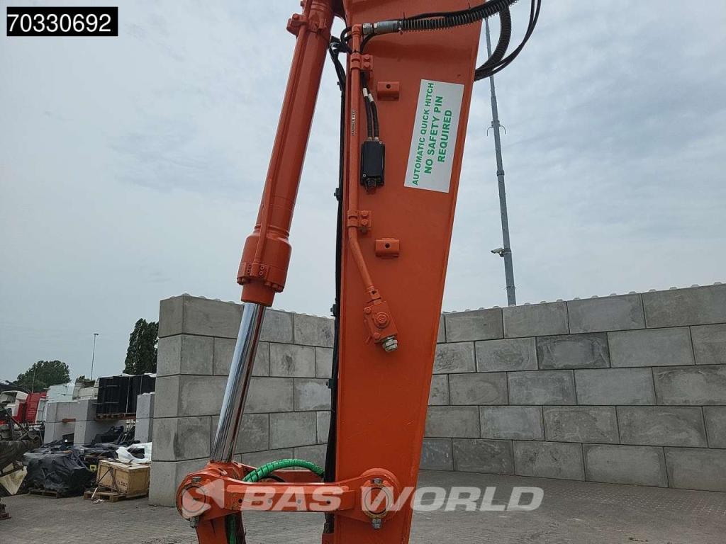 Hitachi ZX130 LCN -7 2 Buckets Photo 12