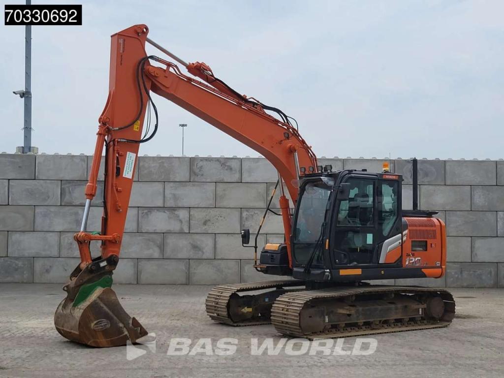 Hitachi ZX130 LCN -7 2 Buckets Photo 2