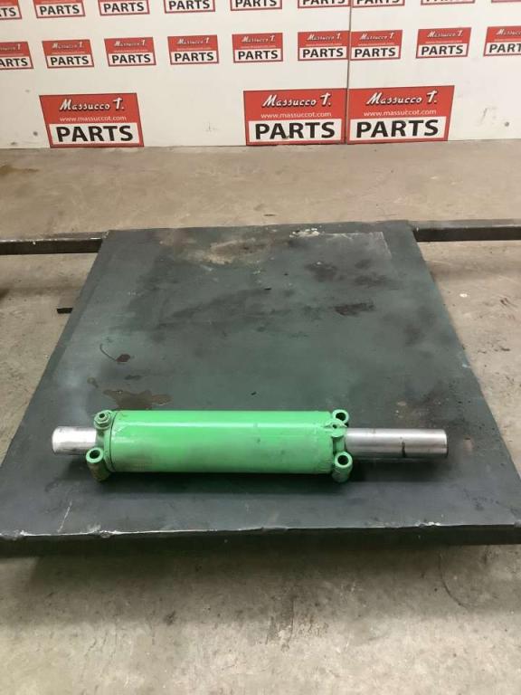 Piston de direction pour Merlo P28.8 Photo 1