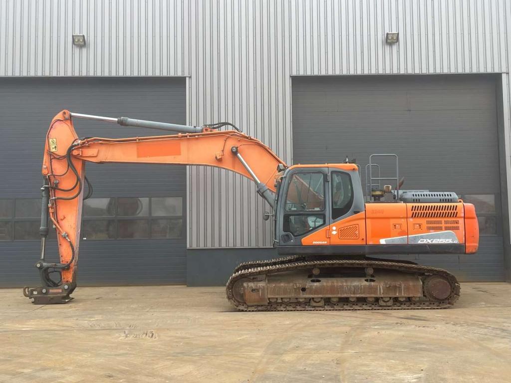 Doosan DX255LC-5 Photo 1