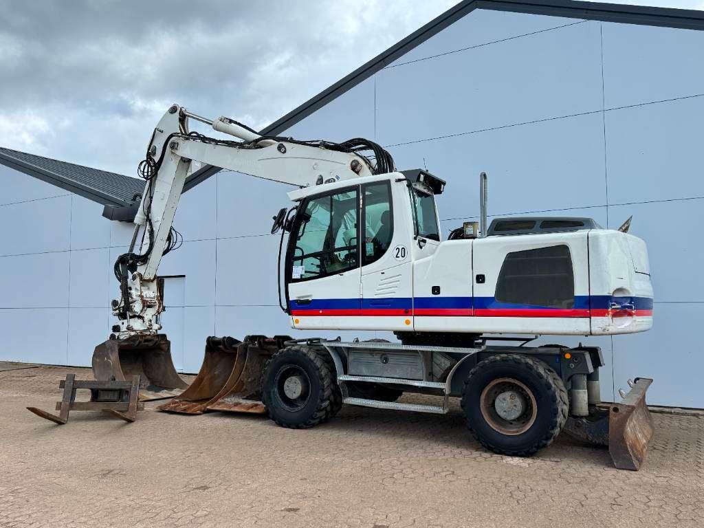 Liebherr A920 - Wimmer Tiltrotator / Triple Boom Photo 3