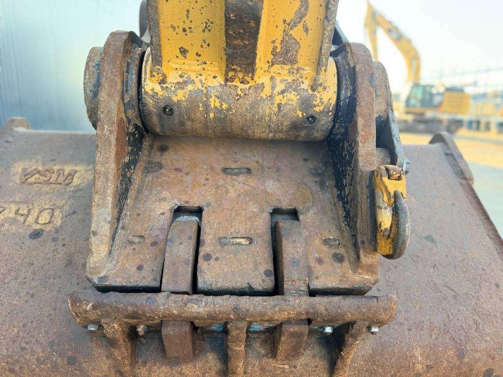 Caterpillar 352F Photo 19
