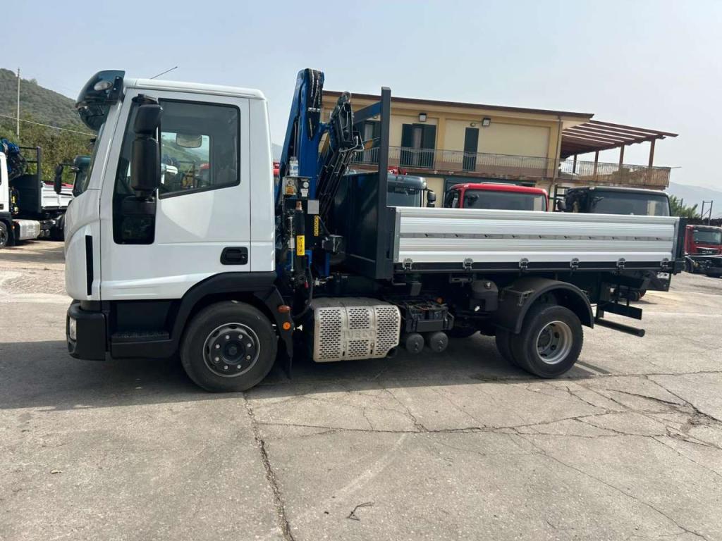 Iveco EUROCARGO 120-190L Photo 2