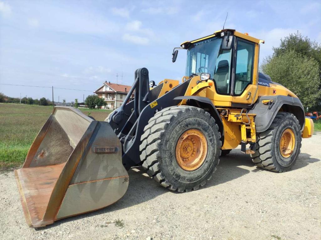 Volvo L110H Photo 1