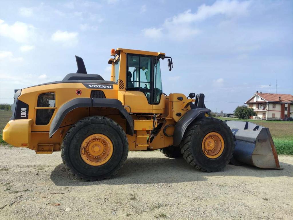 Volvo L110H Photo 3
