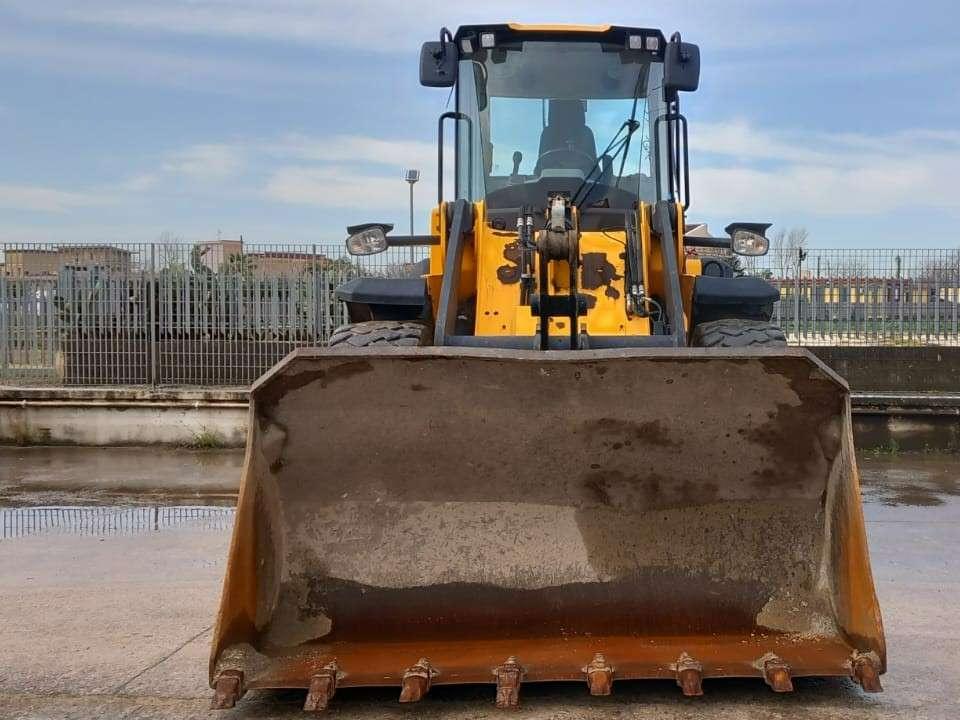 JCB 427 ZXT4F Photo 4