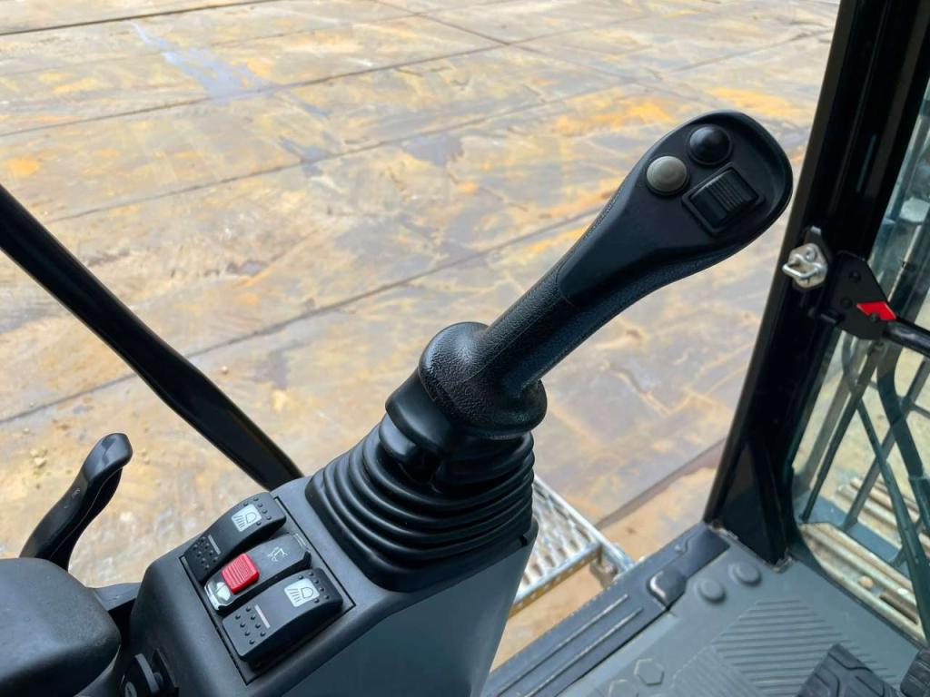 Caterpillar 330 07A Photo 23