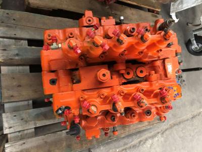 Distributeur hydraulique pour Fiat Hitachi EX455 en vente par Fratelli Zenzalari S.r.l.