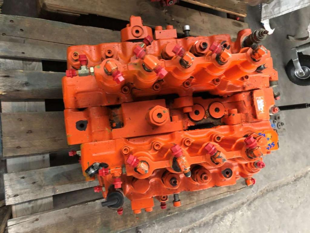 Distributeur hydraulique pour Fiat Hitachi EX455 Photo 1