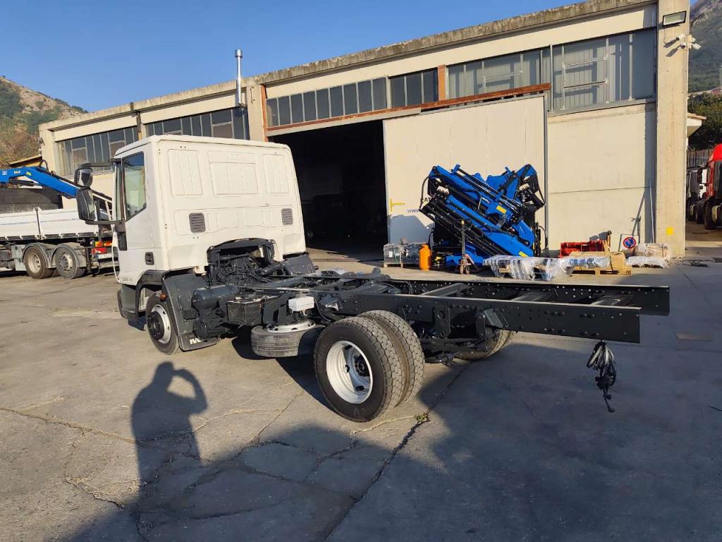 Iveco EUROCARGO 100E18 Photo 21
