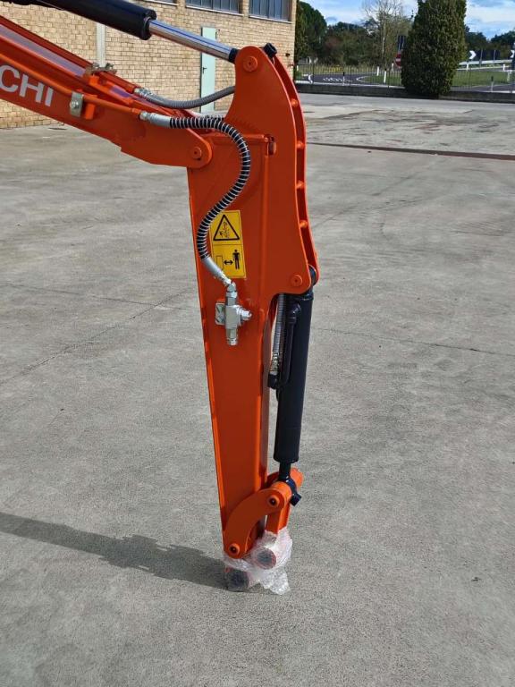Hitachi ZX 19U-6 YR Photo 10