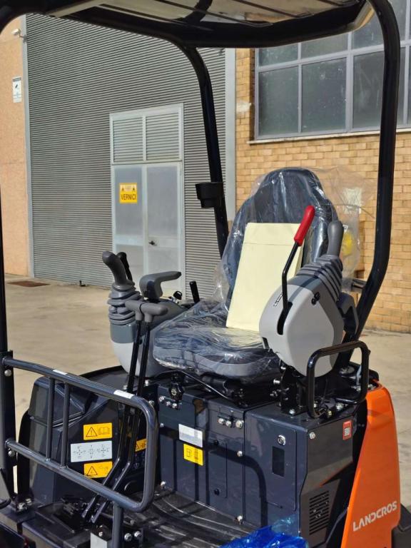 Hitachi ZX 19U-6 YR Photo 9