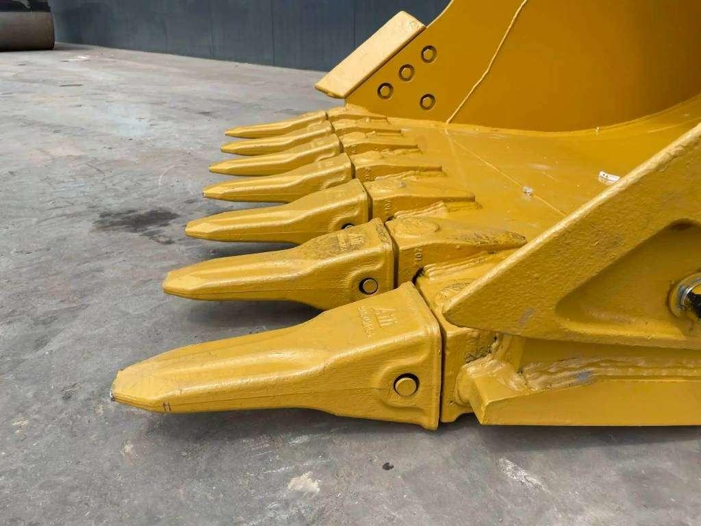 Caterpillar 352 - TB Photo 21