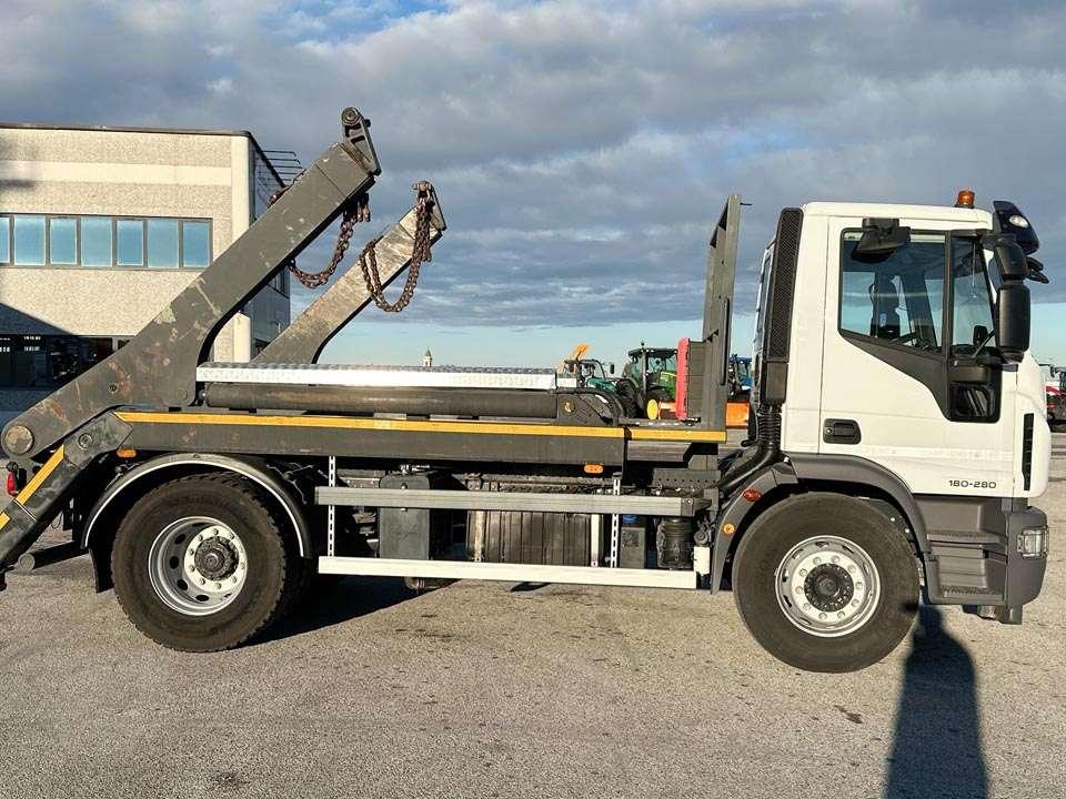 Iveco EUROCARGO 180-280 4x2 Photo 24