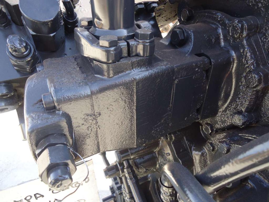Pompe hydraulique de transmission pour New Holland W270 Photo 1