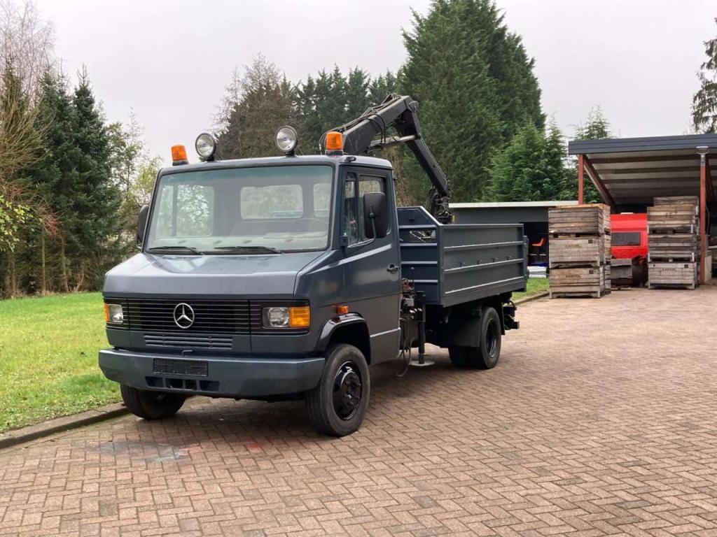Mercedes-Benz 4x2 809D Photo 30