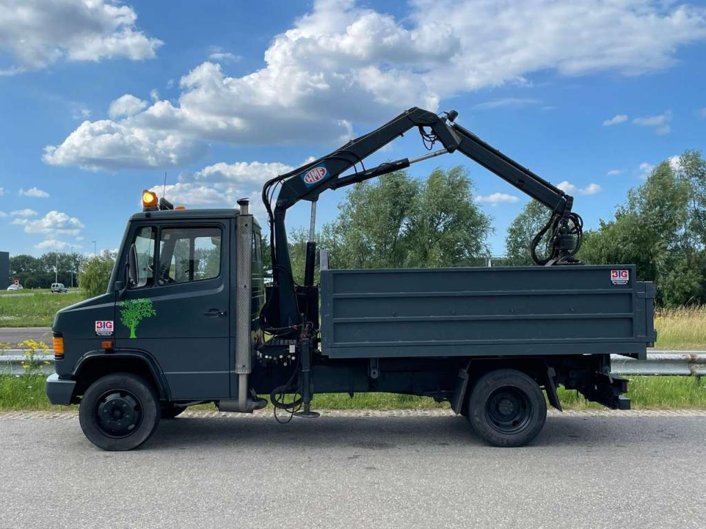 Mercedes-Benz 4x2 809D Photo 6