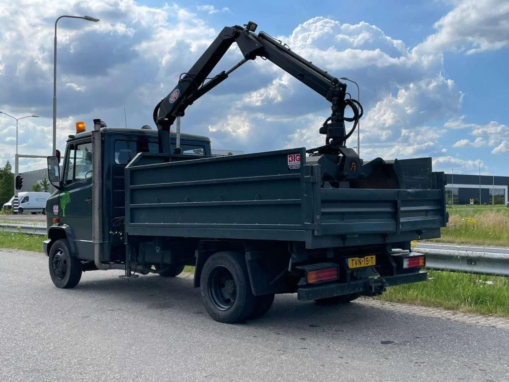 Mercedes-Benz 4x2 809D Photo 7