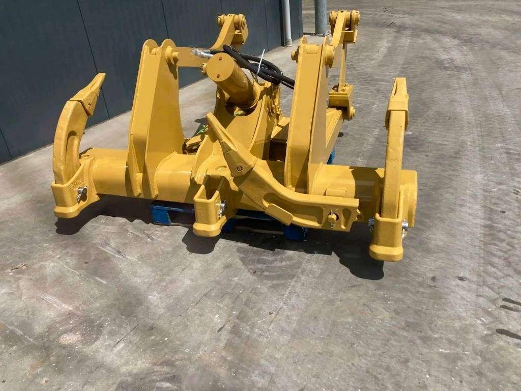 Caterpillar D6 NG Photo 3