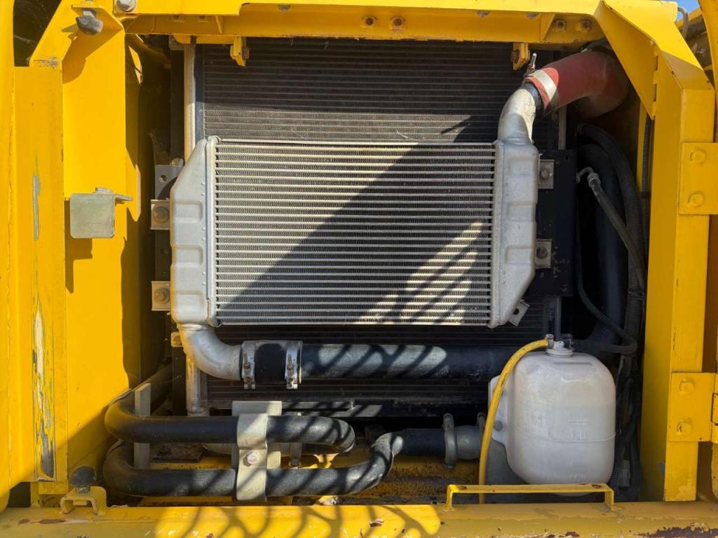 New Holland E215 Photo 13
