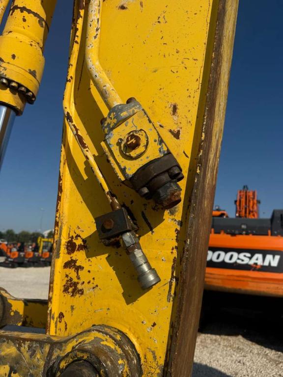 New Holland E215 Photo 6