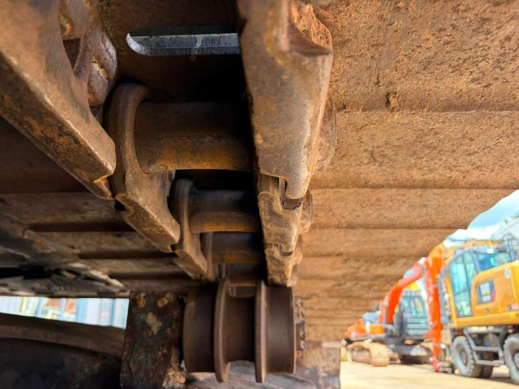 Hyundai HX330 Photo 14
